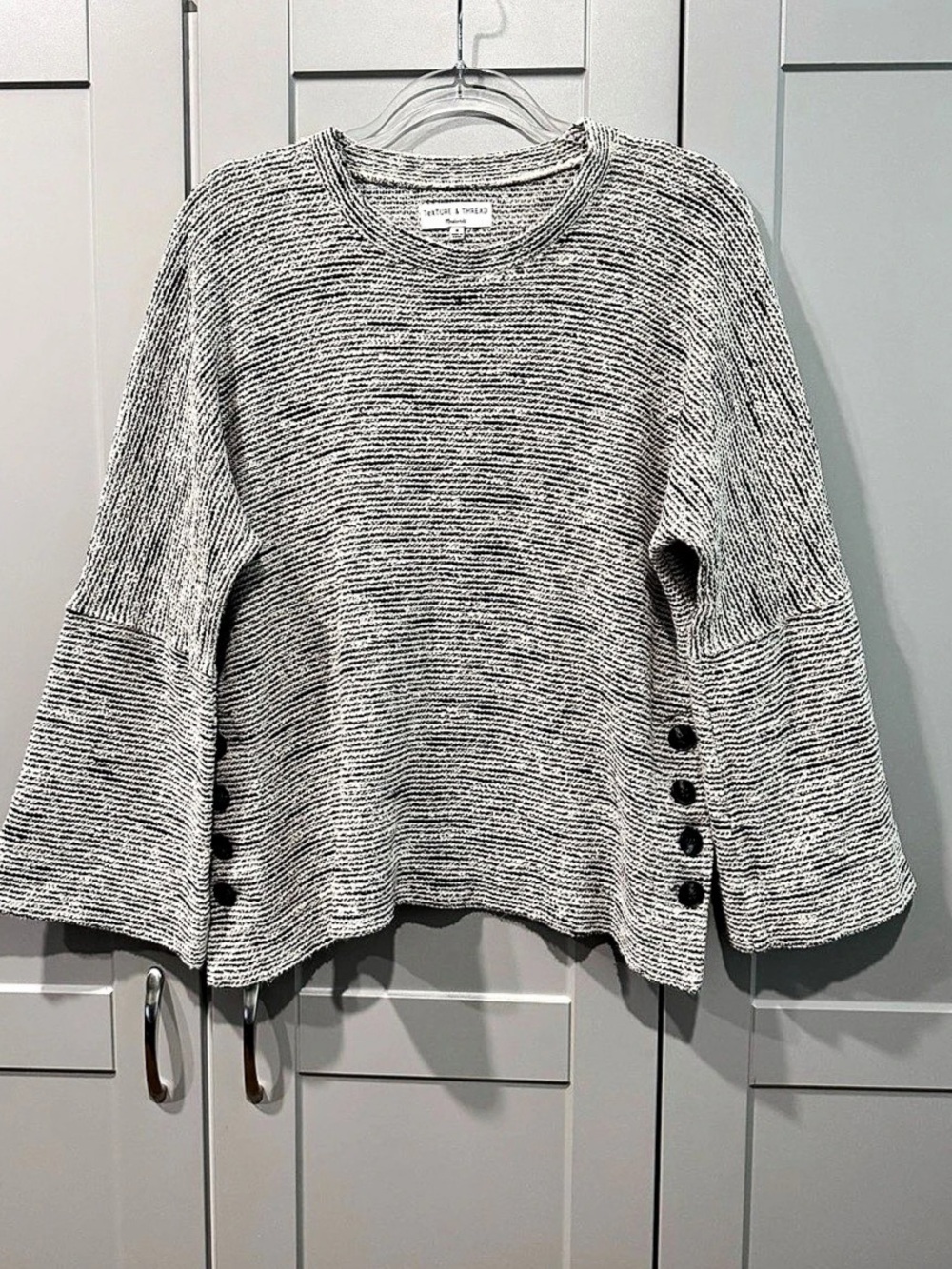Texture & Thread Striped Sweater in Black & White Medium Like New